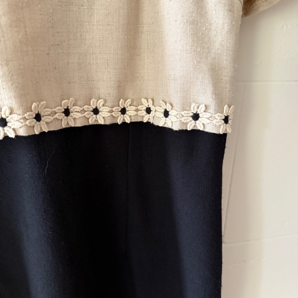 Vintage | 90s Black Cream Embroidered Flowers | Cottagecore | Size Medium - Picture 4 of 9